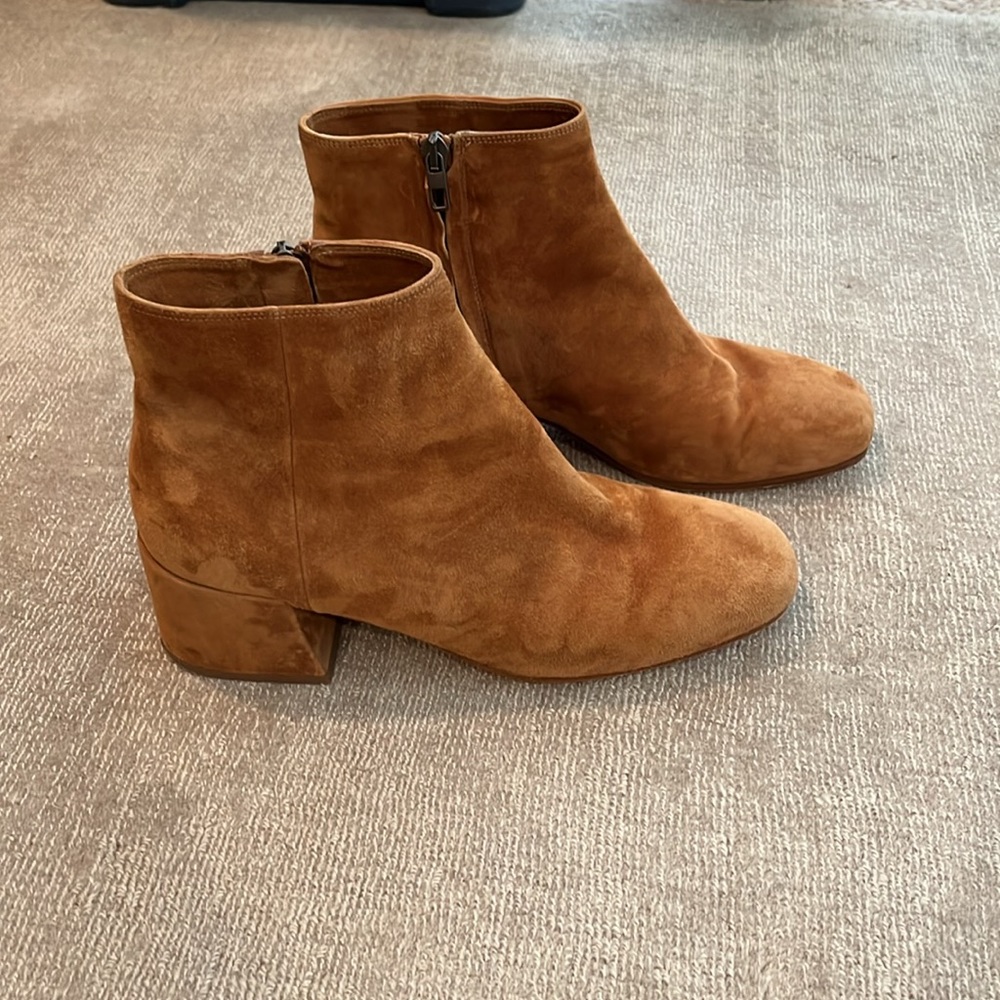Vince Ostend Suede Booties in Nutmeg